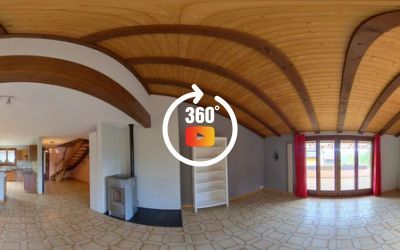 Villa contiguë d'angle avec beau jardin